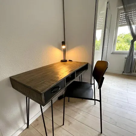 One Bed And One Sofa Bed, Self Check In, Invoice דירה Mönchengladbach