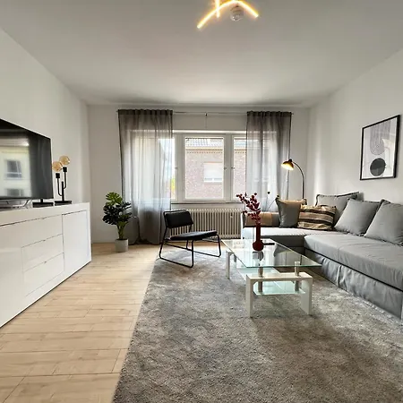 One Bed And One Sofa Bed, Self Check In, Invoice Mönchengladbach