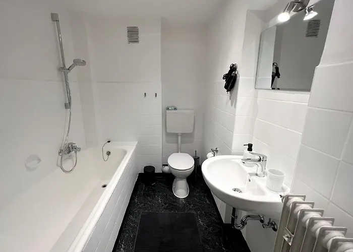 Daire One Bed And One Sofa Bed, Self Check In, Invoice Mönchengladbach